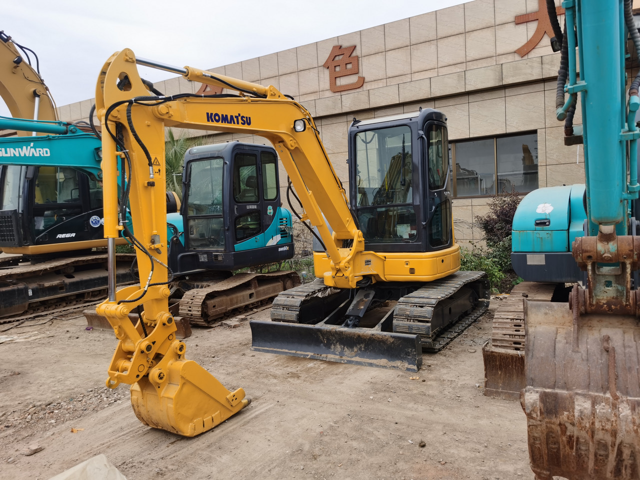 Komatsu Mini Excavator Pc40MR - حفار صغير: صورة 3 Komatsu Mini Excavator Pc40MR - حفار صغير: صورة 3