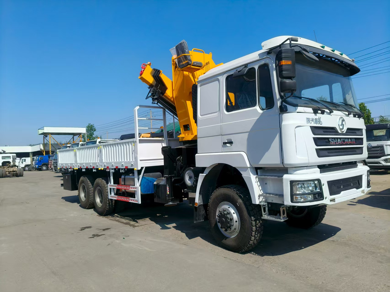SHACMAN Truck Counted Crane 6x4 Click for Discount - شاحنة قلاب: صورة 1 SHACMAN Truck Counted Crane 6x4 Click for Discount - شاحنة قلاب: صورة 1
