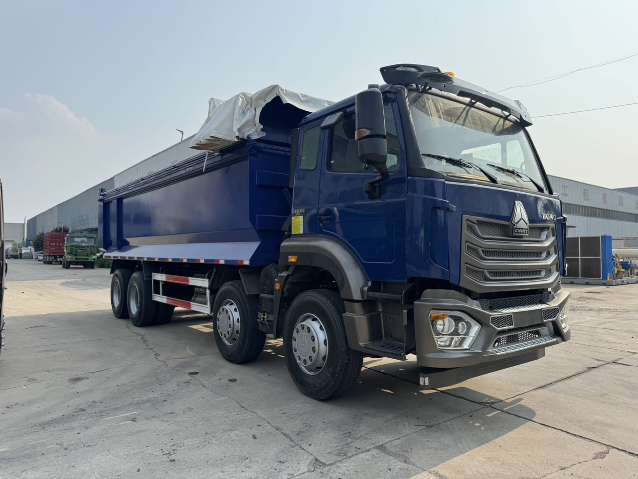 SINOTRUK HOWO Dump Truck 8x4 Click for Discount - شاحنة قلاب: صورة 2 SINOTRUK HOWO Dump Truck 8x4 Click for Discount - شاحنة قلاب: صورة 2