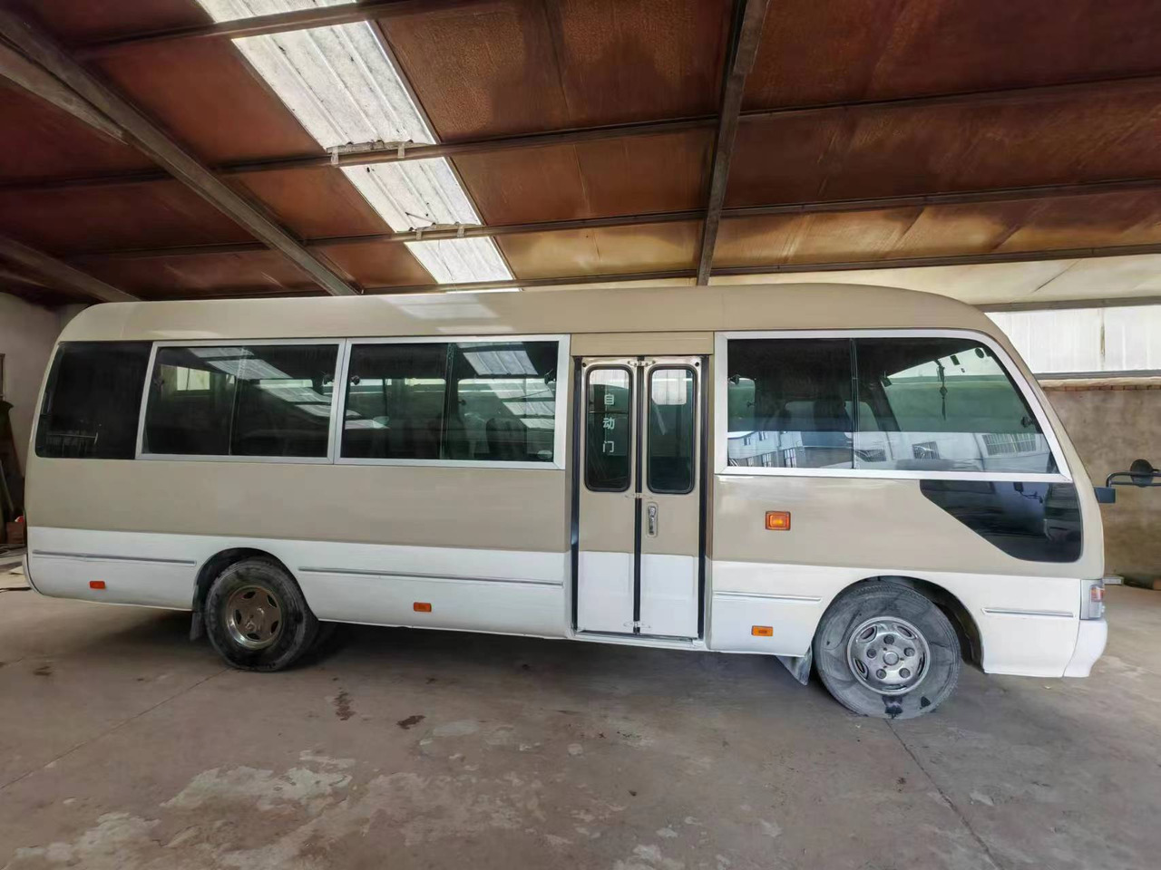 TOYOTA Coach Mini Bus 26 Seats Click Here for Discount - حافلة نقل لمسافات طويلة: صورة 1 TOYOTA Coach Mini Bus 26 Seats Click Here for Discount - حافلة نقل لمسافات طويلة: صورة 1