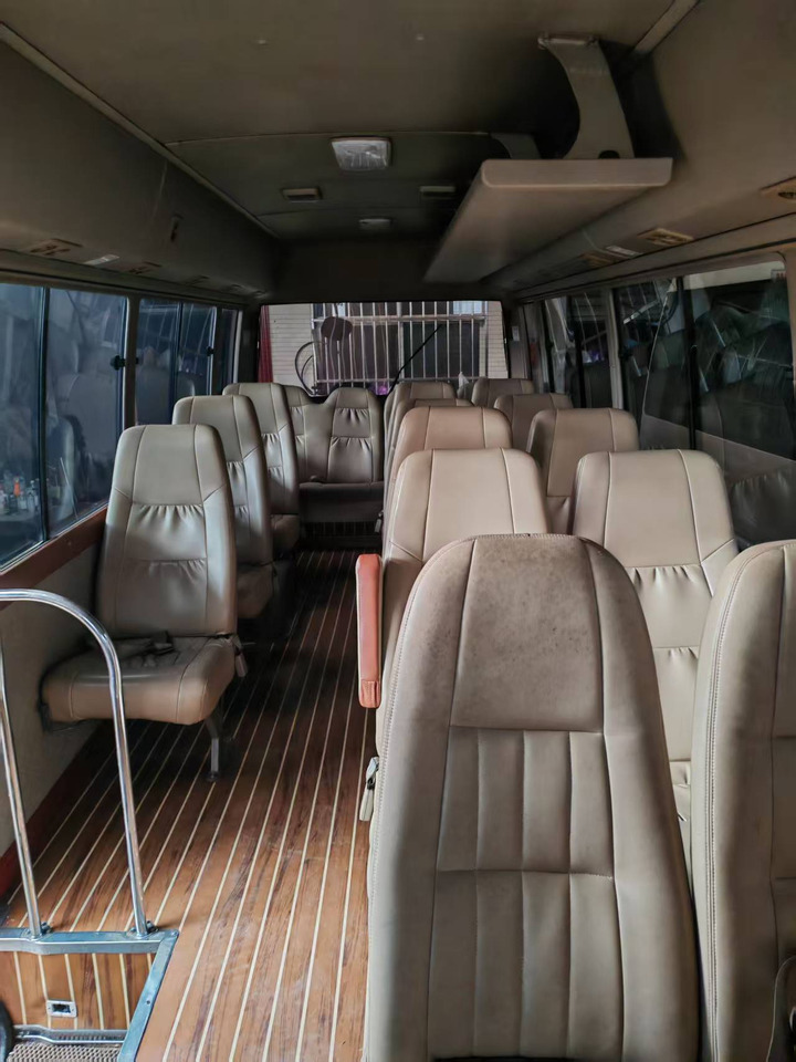 TOYOTA Coaster Mini Bus - حافلة نقل لمسافات طويلة: صورة 5 TOYOTA Coaster Mini Bus - حافلة نقل لمسافات طويلة: صورة 5
