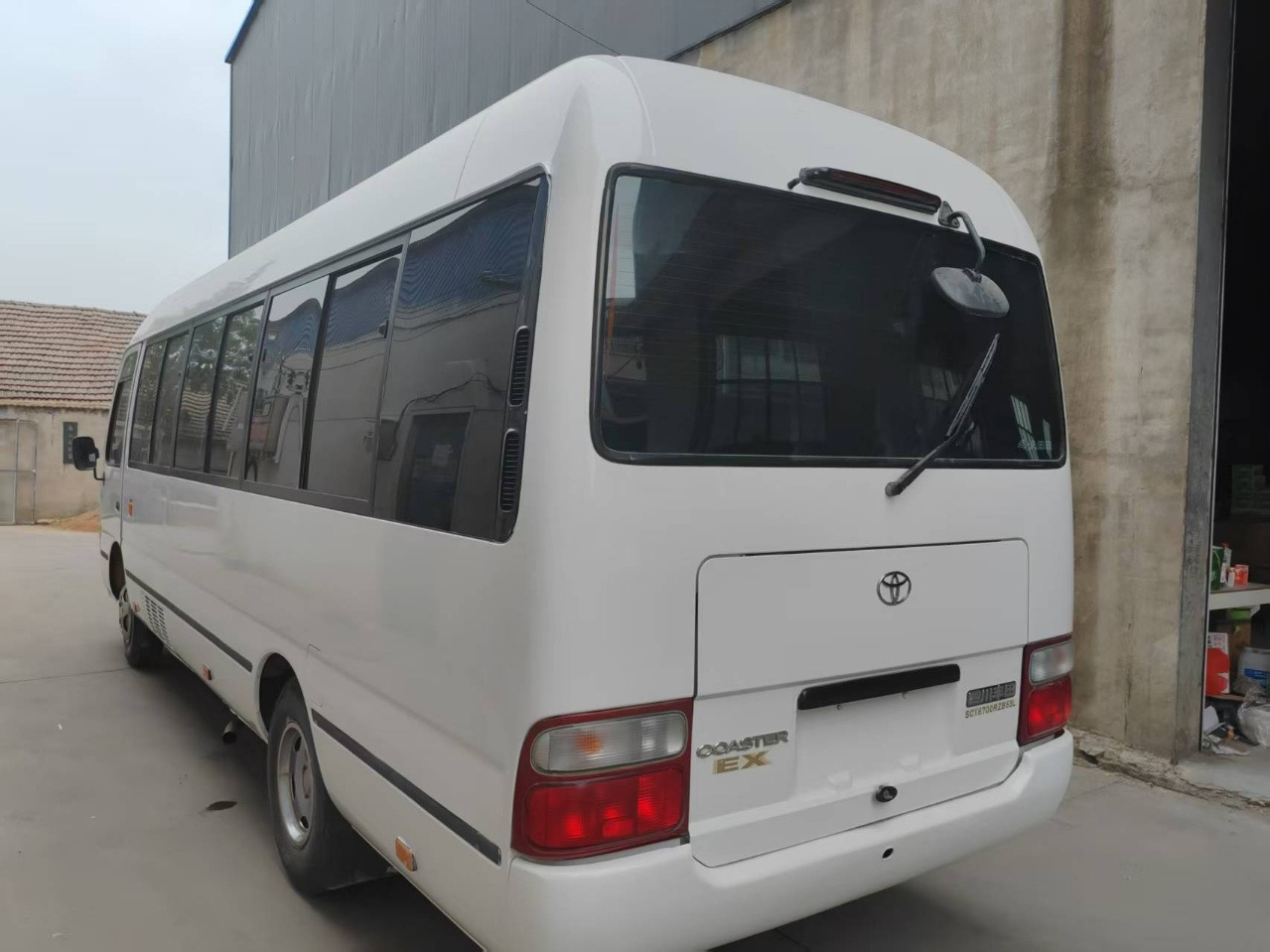 TOYOTA Hiace Bus 13 Seats - حافلة نقل لمسافات طويلة: صورة 5 TOYOTA Hiace Bus 13 Seats - حافلة نقل لمسافات طويلة: صورة 5
