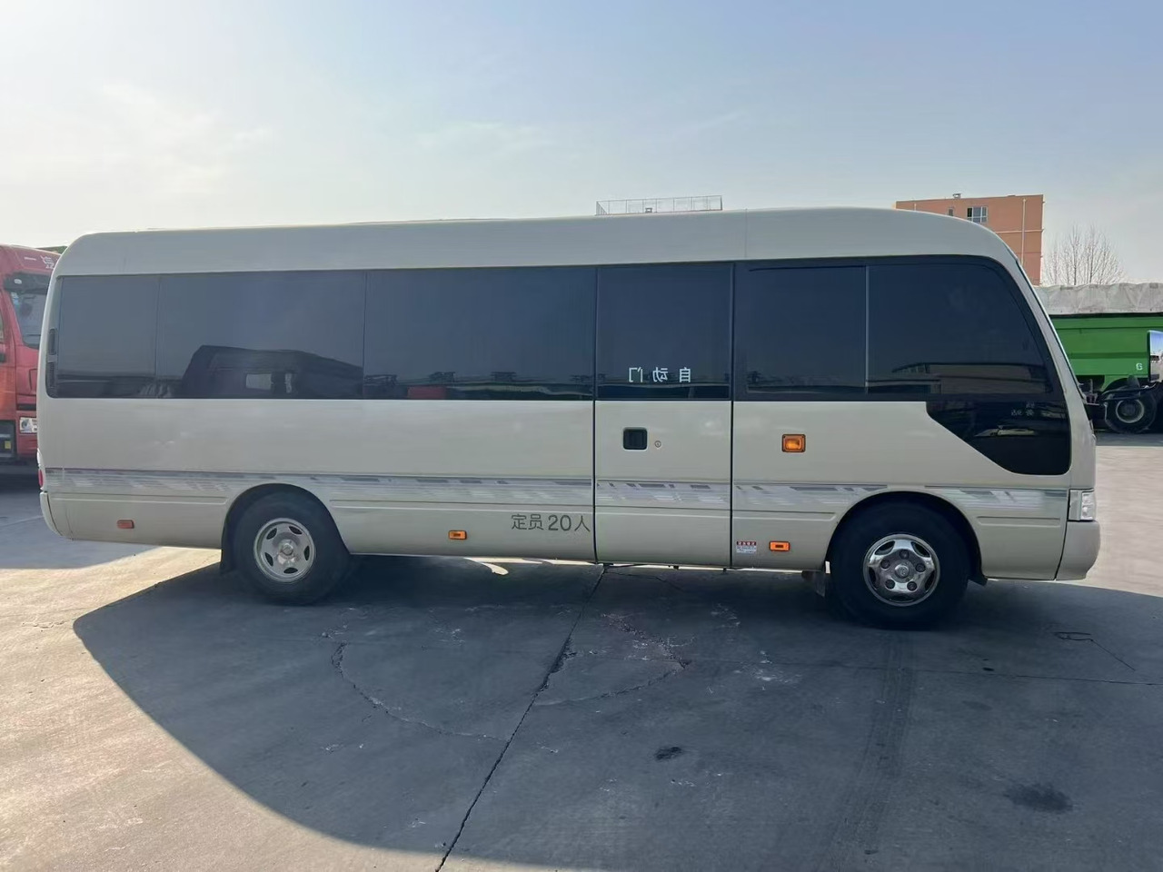 TOYOTA Mini Bus 20 Seats 2020 Click Here for Discount - حافلة نقل لمسافات طويلة: صورة 3 TOYOTA Mini Bus 20 Seats 2020 Click Here for Discount - حافلة نقل لمسافات طويلة: صورة 3