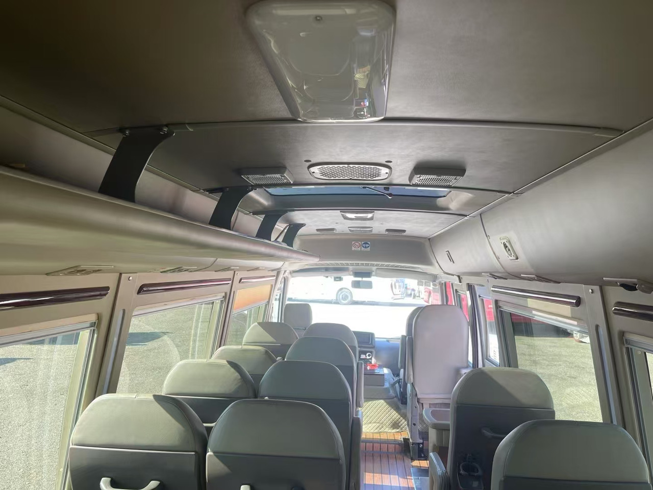 TOYOTA Mini Bus 23 Seats Click Here for Discount - حافلة نقل لمسافات طويلة: صورة 4 TOYOTA Mini Bus 23 Seats Click Here for Discount - حافلة نقل لمسافات طويلة: صورة 4