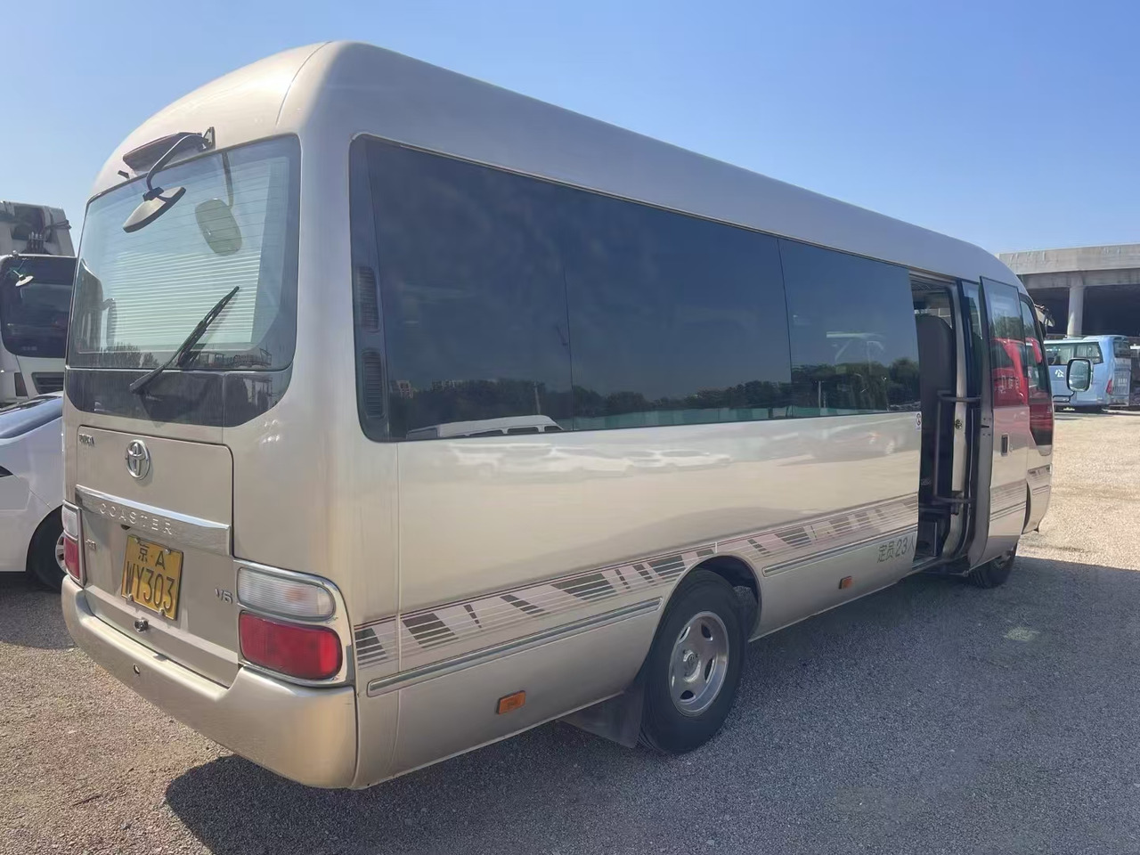 TOYOTA Mini Bus 23 Seats Click Here for Discount - حافلة نقل لمسافات طويلة: صورة 3 TOYOTA Mini Bus 23 Seats Click Here for Discount - حافلة نقل لمسافات طويلة: صورة 3