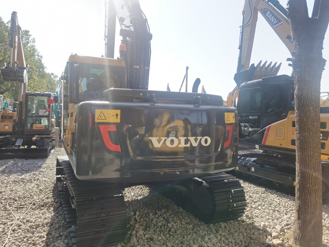 VOLVO EC140DL - حفار زاحف: صورة 5 VOLVO EC140DL - حفار زاحف: صورة 5