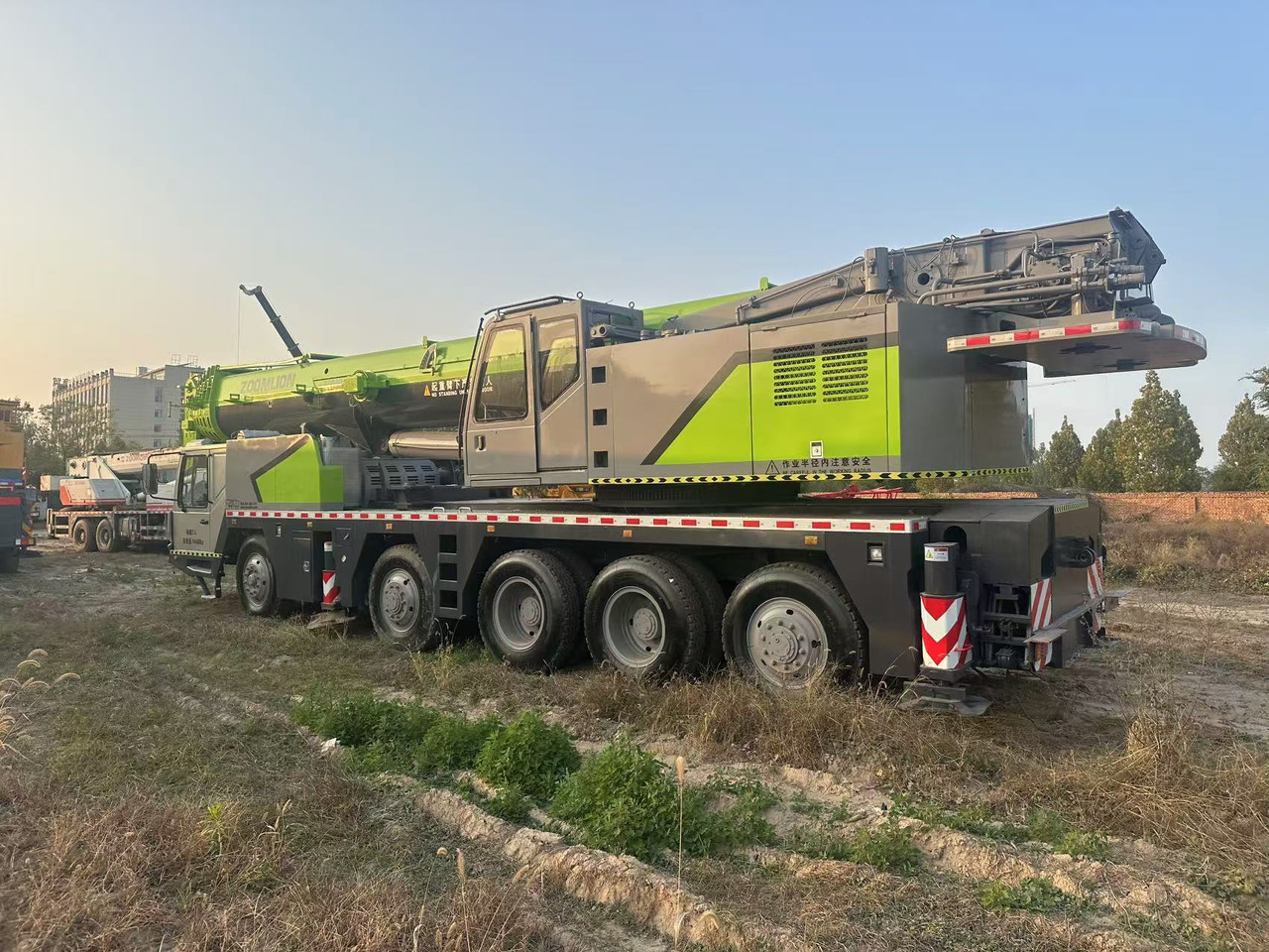 ZOOMLION Crane 90 Ton Click Here for Discount - رافعة: صورة 4 ZOOMLION Crane 90 Ton Click Here for Discount - رافعة: صورة 4