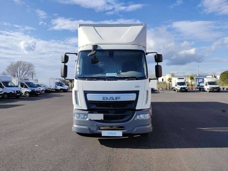 Camion Porteur 19 TONNES 280 CV HAYON PORTE RELEVANTE - شاحنة صندوقية: صورة 2 Camion Porteur 19 TONNES 280 CV HAYON PORTE RELEVANTE - شاحنة صندوقية: صورة 2