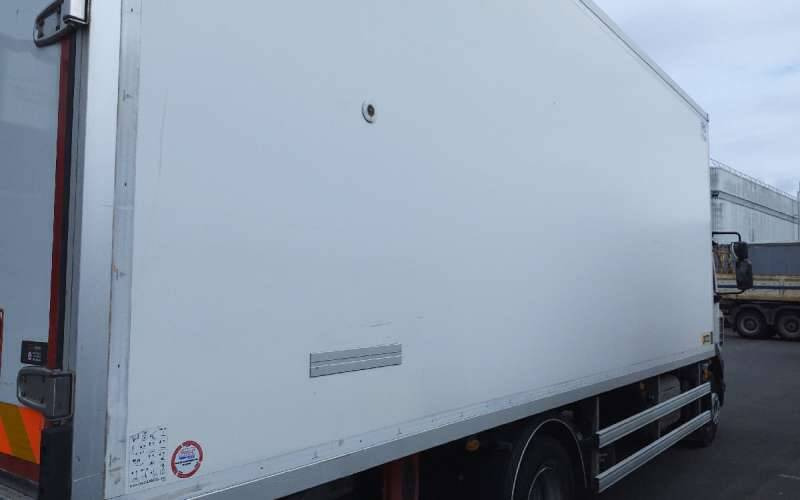 Camion Porteur FRIGO 14 TONNES 250 CV HAYON CARROSSERIE KLEGE MONO TEMP GROUPE CARRIER SUPRA 85 - شاحنة ذات مبرد: صورة 3 Camion Porteur FRIGO 14 TONNES 250 CV HAYON CARROSSERIE KLEGE MONO TEMP GROUPE CARRIER SUPRA 85 - شاحنة ذات مبرد: صورة 3
