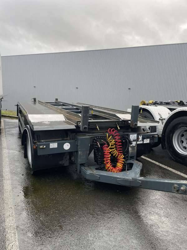 Remorque 2 Essieux 19 TONNES - PORTE CAISSON - مقطورة هوك ليفت/ لود لوجر: صورة 1 Remorque 2 Essieux 19 TONNES - PORTE CAISSON - مقطورة هوك ليفت/ لود لوجر: صورة 1