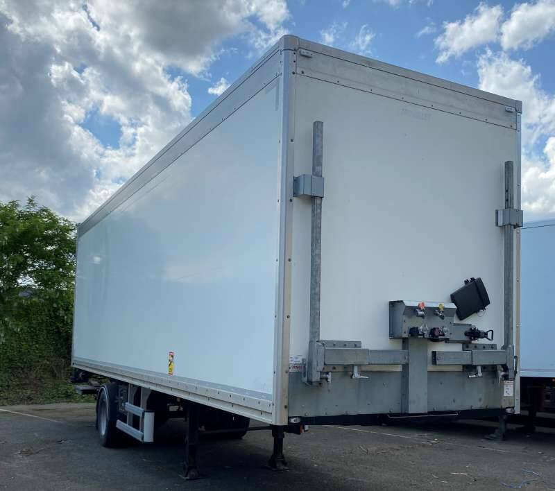 Semi-remorque 1 Essieu DISTRIBOX HAYON 24 PALETTES 2 PORTES AR 2M80 - نصف مقطورة بصندوق مغلق: صورة 1 Semi-remorque 1 Essieu DISTRIBOX HAYON 24 PALETTES 2 PORTES AR 2M80 - نصف مقطورة بصندوق مغلق: صورة 1