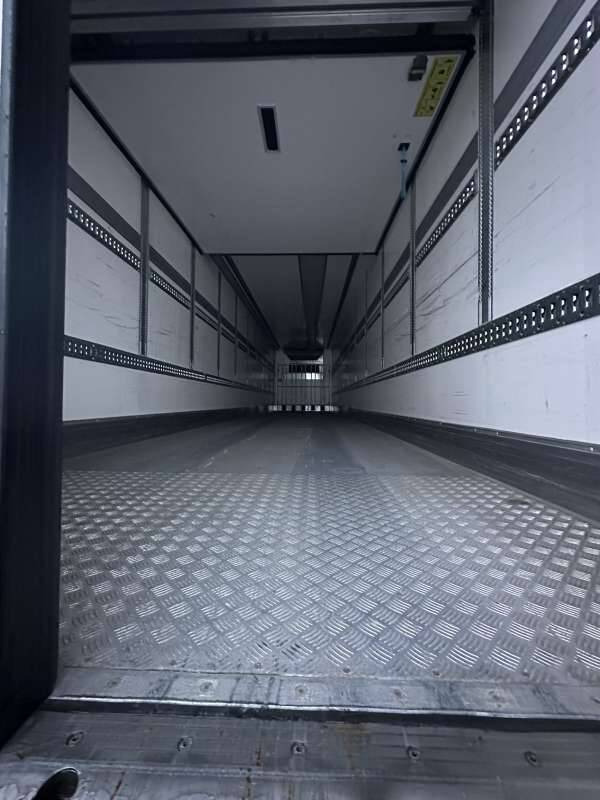 Semi-remorque 3 Essieux 38 TONNES HAYON CAISSE CHEREAU GROUPE CARRIER VECTOR 1950 MT DOUBLE PLANCHER - نصف مقطورة للتبريد: صورة 3 Semi-remorque 3 Essieux 38 TONNES HAYON CAISSE CHEREAU GROUPE CARRIER VECTOR 1950 MT DOUBLE PLANCHER - نصف مقطورة للتبريد: صورة 3