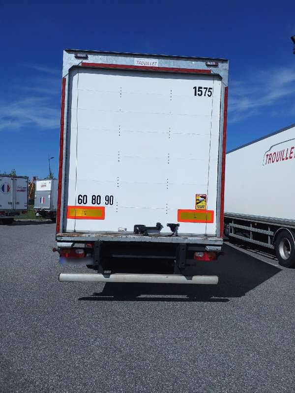 Semi-remorque 3 Essieux SEMI RECONDITONNEE -38 TONNES PORTE RELEVANTE - نصف مقطورة بصندوق مغلق: صورة 4 Semi-remorque 3 Essieux SEMI RECONDITONNEE -38 TONNES PORTE RELEVANTE - نصف مقطورة بصندوق مغلق: صورة 4