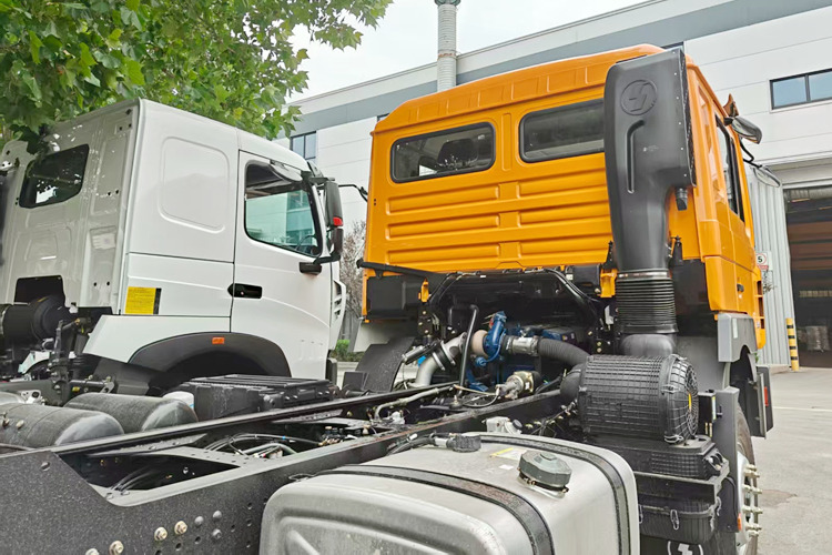 SHACMAN F3000 Shacman Truck Head for Sale in Saudi Arabia - رأس تريلا: صورة 4 SHACMAN F3000 Shacman Truck Head for Sale in Saudi Arabia - رأس تريلا: صورة 4