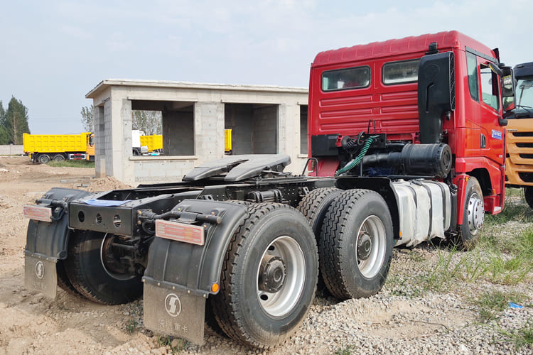 SHACMAN Second Hand Shacman Tractor Trailer for Sale in Tanzania - رأس تريلا: صورة 4 SHACMAN Second Hand Shacman Tractor Trailer for Sale in Tanzania - رأس تريلا: صورة 4