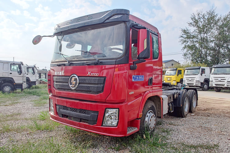 SHACMAN Second Hand Shacman Tractor Trailer for Sale in Tanzania - رأس تريلا: صورة 1 SHACMAN Second Hand Shacman Tractor Trailer for Sale in Tanzania - رأس تريلا: صورة 1