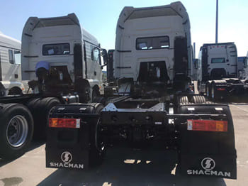 SHACMAN Shacman Tractor Cargo Truck for Sale in Namibia - رأس تريلا: صورة 2 SHACMAN Shacman Tractor Cargo Truck for Sale in Namibia - رأس تريلا: صورة 2