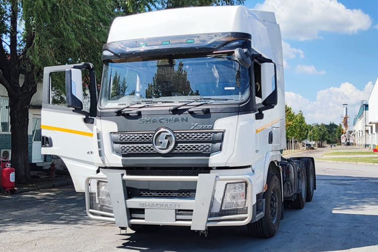 SHACMAN Shacman Tractor Truck for Sale in Saudi Arabia - رأس تريلا: صورة 1 SHACMAN Shacman Tractor Truck for Sale in Saudi Arabia - رأس تريلا: صورة 1