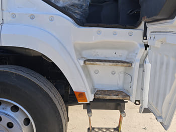 SHACMAN Shacman Truck Tractor Head for Sale in Zambia - رأس تريلا: صورة 2 SHACMAN Shacman Truck Tractor Head for Sale in Zambia - رأس تريلا: صورة 2