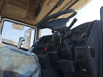 SHACMAN Shacman Truck Tractor Head for Sale in Zambia - رأس تريلا: صورة 4 SHACMAN Shacman Truck Tractor Head for Sale in Zambia - رأس تريلا: صورة 4