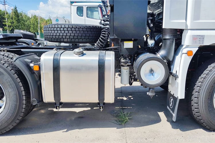 SHACMAN Shacman X3000 Truck Tractor Price for Sale in Jamaica - رأس تريلا: صورة 5 SHACMAN Shacman X3000 Truck Tractor Price for Sale in Jamaica - رأس تريلا: صورة 5