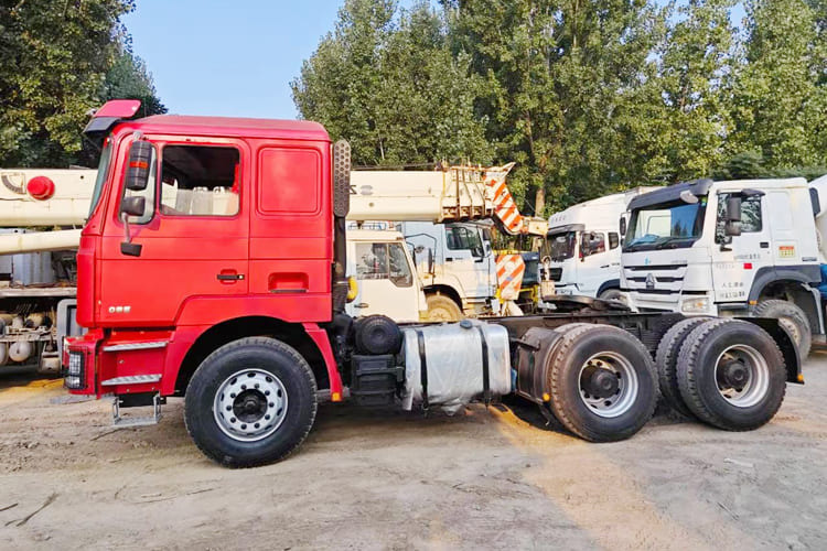 SHACMAN Used Shacman F3000 Truck Head for Sale in Mali - رأس تريلا: صورة 2 SHACMAN Used Shacman F3000 Truck Head for Sale in Mali - رأس تريلا: صورة 2