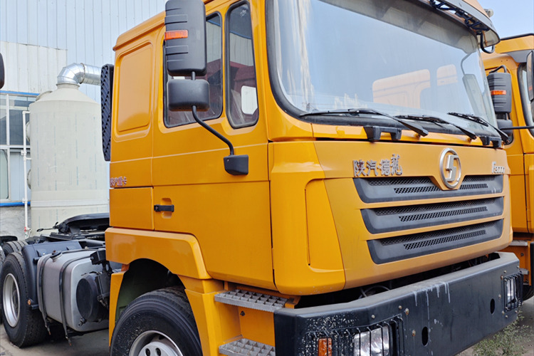 SHACMAN Used Shacman Truck Tractor for Sale in Jamaica - رأس تريلا: صورة 2 SHACMAN Used Shacman Truck Tractor for Sale in Jamaica - رأس تريلا: صورة 2