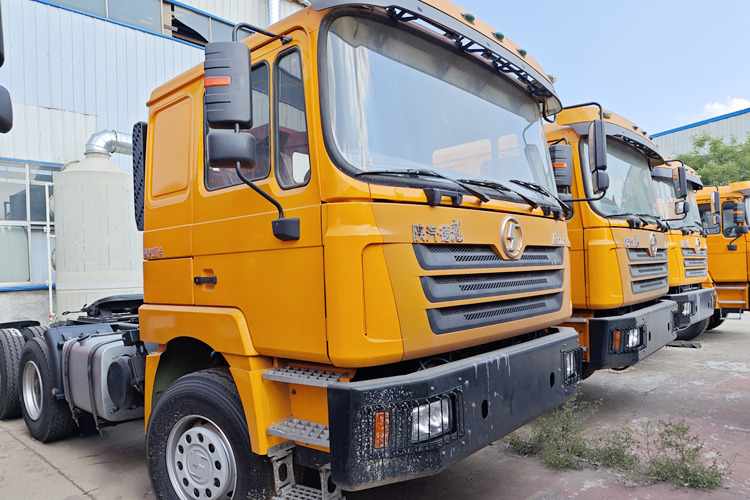 SHACMAN Used Shacman Truck Tractor for Sale in Jamaica - رأس تريلا: صورة 1 SHACMAN Used Shacman Truck Tractor for Sale in Jamaica - رأس تريلا: صورة 1