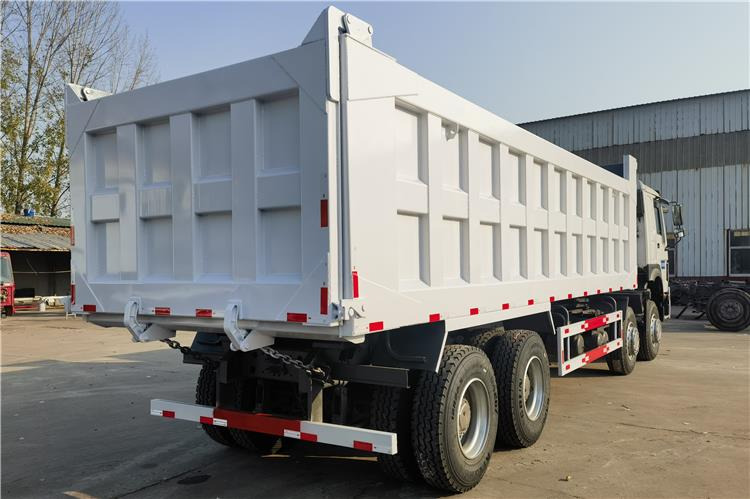 SINOTRUK Second Hand Howo 8X4 Tipper Truck Price for Sale In Ghana - شاحنة قلاب: صورة 2 SINOTRUK Second Hand Howo 8X4 Tipper Truck Price for Sale In Ghana - شاحنة قلاب: صورة 2