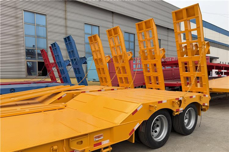 TITAN 2 Axle 50 Ton Low Bed Trailer for Sale In Nigeria Lagos - نصف مقطورة بلودر منخفض: صورة 3 TITAN 2 Axle 50 Ton Low Bed Trailer for Sale In Nigeria Lagos - نصف مقطورة بلودر منخفض: صورة 3