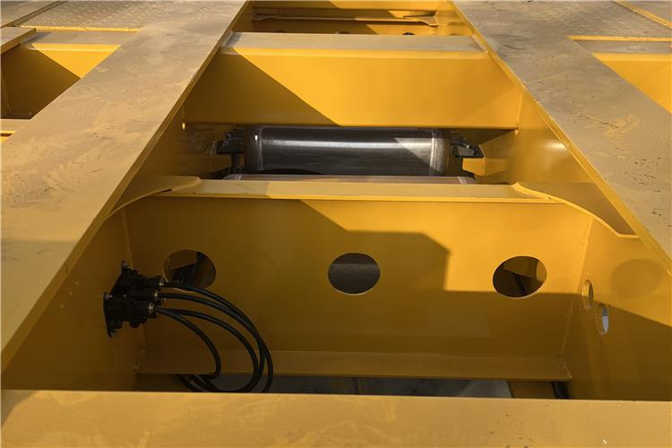 TITAN 20/40FT Terminal Trailer for Sale In Uganda - ناقل حاوية/ نصف مقطورة بحاوية: صورة 2 TITAN 20/40FT Terminal Trailer for Sale In Uganda - ناقل حاوية/ نصف مقطورة بحاوية: صورة 2