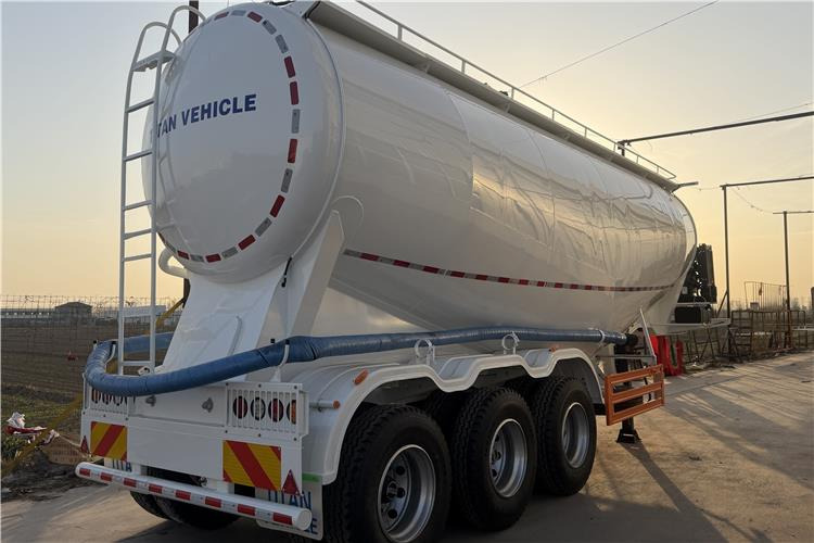 TITAN 3 Axle 50 Ton Dry Bulker Cement Tanker Trailer for Sale In Saudi Arabia - بلكر: صورة 2 TITAN 3 Axle 50 Ton Dry Bulker Cement Tanker Trailer for Sale In Saudi Arabia - بلكر: صورة 2