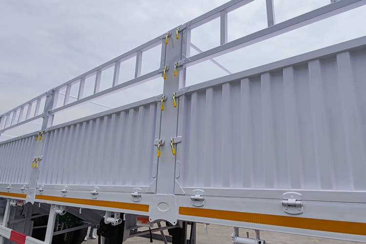 TITAN Cargo Trailer for Sale in Saudi Arabia - نصف مقطورة للماشية: صورة 5 TITAN Cargo Trailer for Sale in Saudi Arabia - نصف مقطورة للماشية: صورة 5