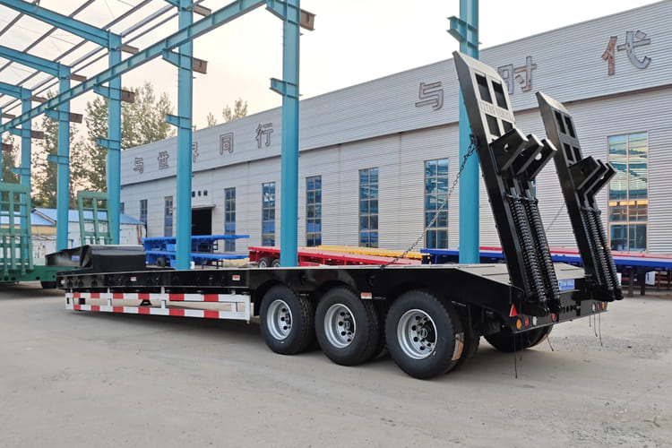 TITAN Low Bed Semi Trailer for Sale in Zambia - نصف مقطورة بلودر منخفض: صورة 2 TITAN Low Bed Semi Trailer for Sale in Zambia - نصف مقطورة بلودر منخفض: صورة 2
