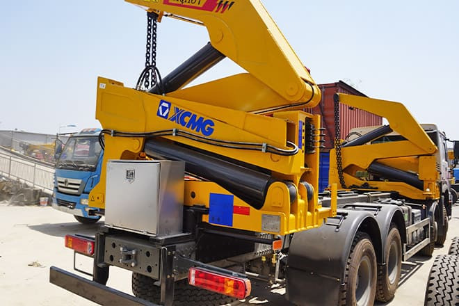 XCMG 20Ft Container Side Lift Truck for Sale in Guyana - ناقلة حاويات/ شاحنة حاويات: صورة 2 XCMG 20Ft Container Side Lift Truck for Sale in Guyana - ناقلة حاويات/ شاحنة حاويات: صورة 2