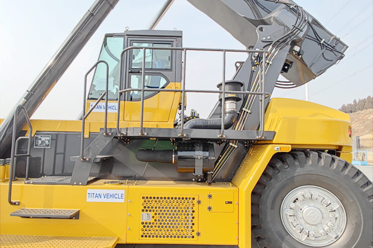 XCMG Container Reach Stacker for Sale in Ghana - آلة نقل الحاويات: صورة 5 XCMG Container Reach Stacker for Sale in Ghana - آلة نقل الحاويات: صورة 5