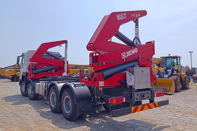 XCMG XCMG Side Loader Truck Container for Sale in Barbados - ناقلة حاويات/ شاحنة حاويات: صورة 3 XCMG XCMG Side Loader Truck Container for Sale in Barbados - ناقلة حاويات/ شاحنة حاويات: صورة 3