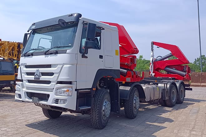 XCMG XCMG Side Loader Truck Container for Sale in Barbados - ناقلة حاويات/ شاحنة حاويات: صورة 2 XCMG XCMG Side Loader Truck Container for Sale in Barbados - ناقلة حاويات/ شاحنة حاويات: صورة 2