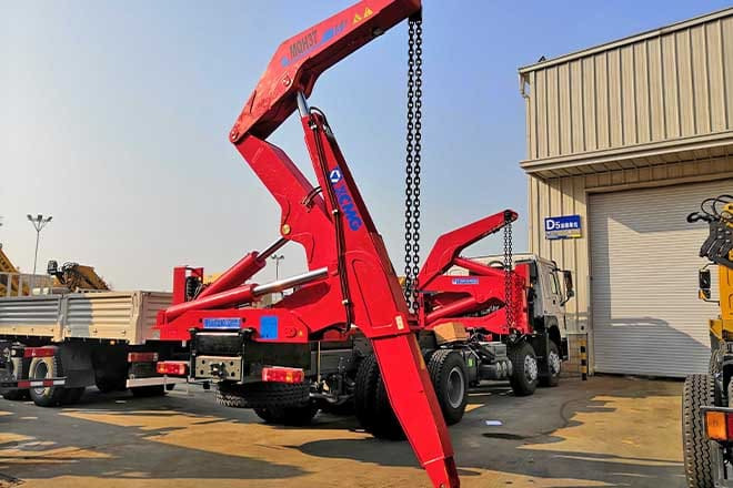 XCMG XCMG Side Loader Truck Container for Sale in Barbados - ناقلة حاويات/ شاحنة حاويات: صورة 4 XCMG XCMG Side Loader Truck Container for Sale in Barbados - ناقلة حاويات/ شاحنة حاويات: صورة 4