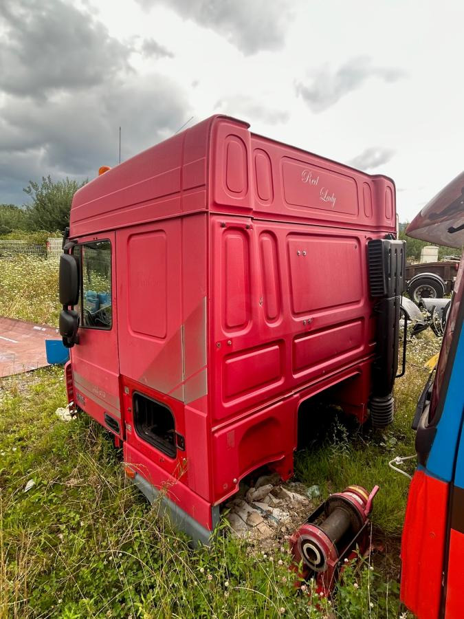 DAF XF105-510 Rouge Grenat - كابينة - شاحنة: صورة 5 DAF XF105-510 Rouge Grenat - كابينة - شاحنة: صورة 5