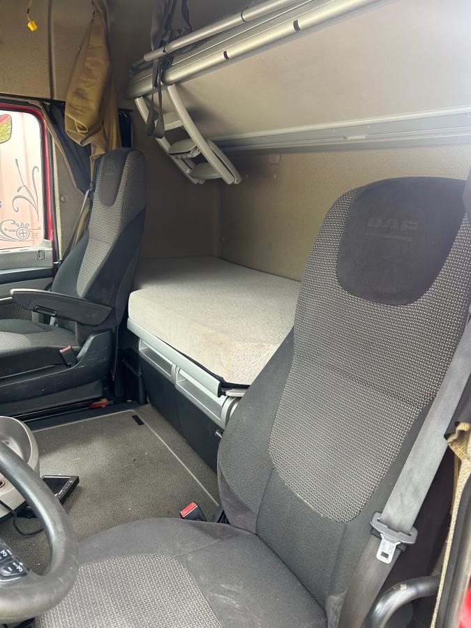 DAF XF105-510 Rouge Grenat - كابينة - شاحنة: صورة 4 DAF XF105-510 Rouge Grenat - كابينة - شاحنة: صورة 4