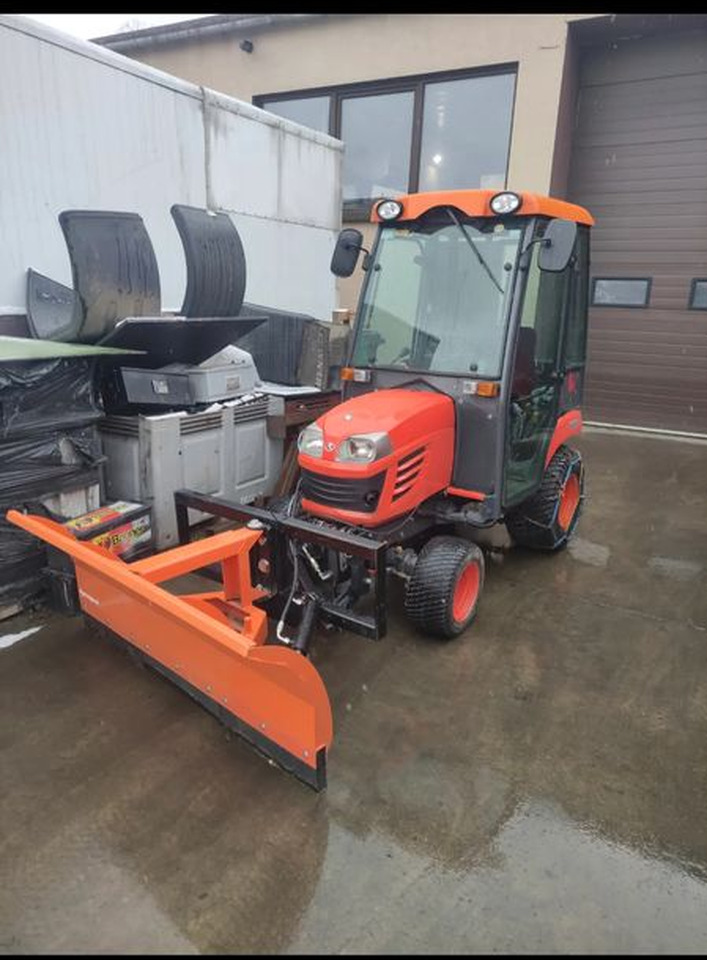 Kubota BX350 4x4 Traktorek komunalny kosiarka pług piaskarka pełen osprzęt - جرار خدمات بلدية: صورة 3 Kubota BX350 4x4 Traktorek komunalny kosiarka pług piaskarka pełen osprzęt - جرار خدمات بلدية: صورة 3