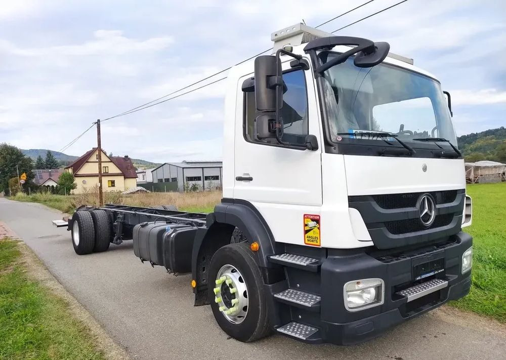 Mercedes-Benz AXOR 1829 rama do zabudowy blokada mostu - شاحنة بهيكل معدني للمقصورة: صورة 3 Mercedes-Benz AXOR 1829 rama do zabudowy blokada mostu - شاحنة بهيكل معدني للمقصورة: صورة 3