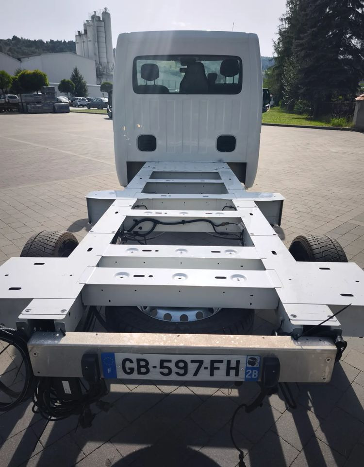 Renault MASTER 2,3 rama do zabudowy po obsłudze gotowy do jazdy - شاحنة بهيكل معدني للمقصورة: صورة 5 Renault MASTER 2,3 rama do zabudowy po obsłudze gotowy do jazdy - شاحنة بهيكل معدني للمقصورة: صورة 5