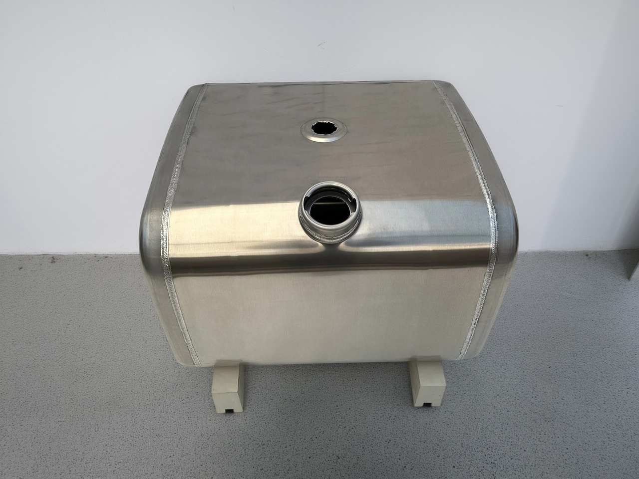 IVECO  - خزان الوقود: صورة 1 IVECO  - خزان الوقود: صورة 1