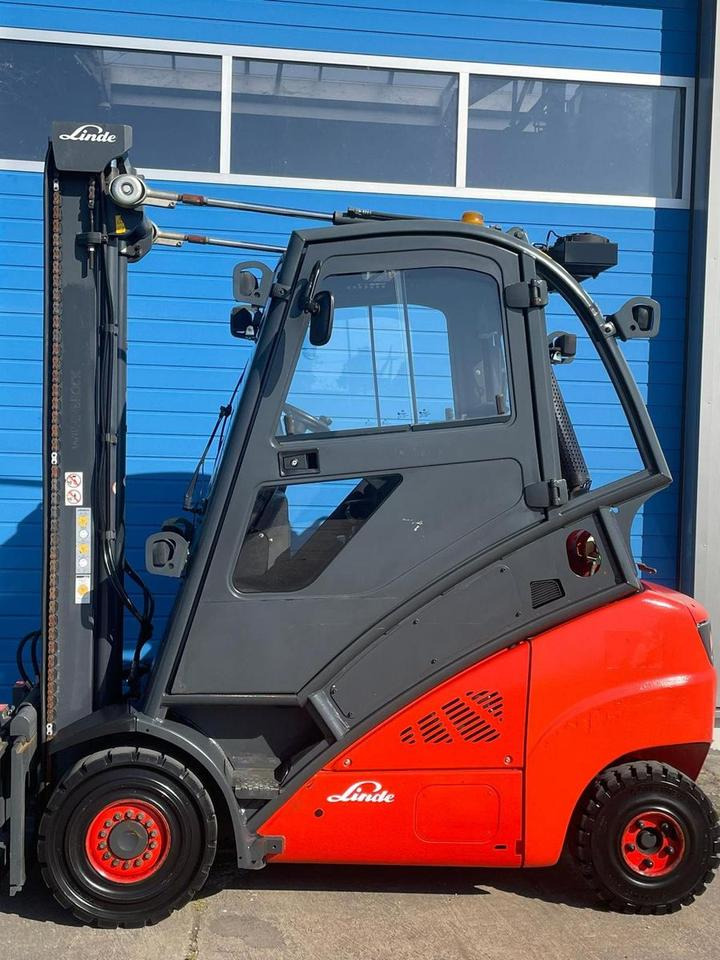 Linde H 35 T - 4745 h - Seitenschieber neu - - رافعة شوكية تعمل بالغاز: صورة 2 Linde H 35 T - 4745 h - Seitenschieber neu - - رافعة شوكية تعمل بالغاز: صورة 2