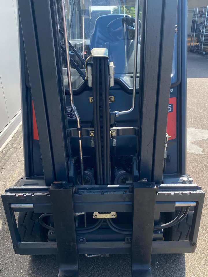 Linde Linde H 16 T - 2.575 h - Seitenschieber - - رافعة شوكية تعمل بالغاز: صورة 4 Linde Linde H 16 T - 2.575 h - Seitenschieber - - رافعة شوكية تعمل بالغاز: صورة 4