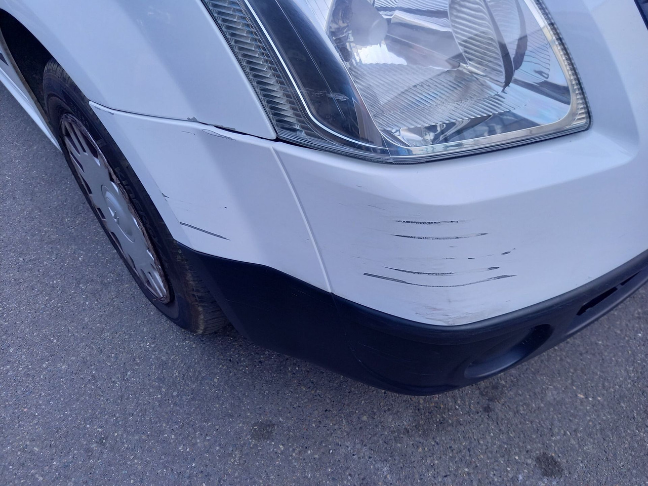 CITROEN C2 -Berline commerciale essence - 3 portes - 2 plac - سيارة: صورة 3 CITROEN C2 -Berline commerciale essence - 3 portes - 2 plac - سيارة: صورة 3