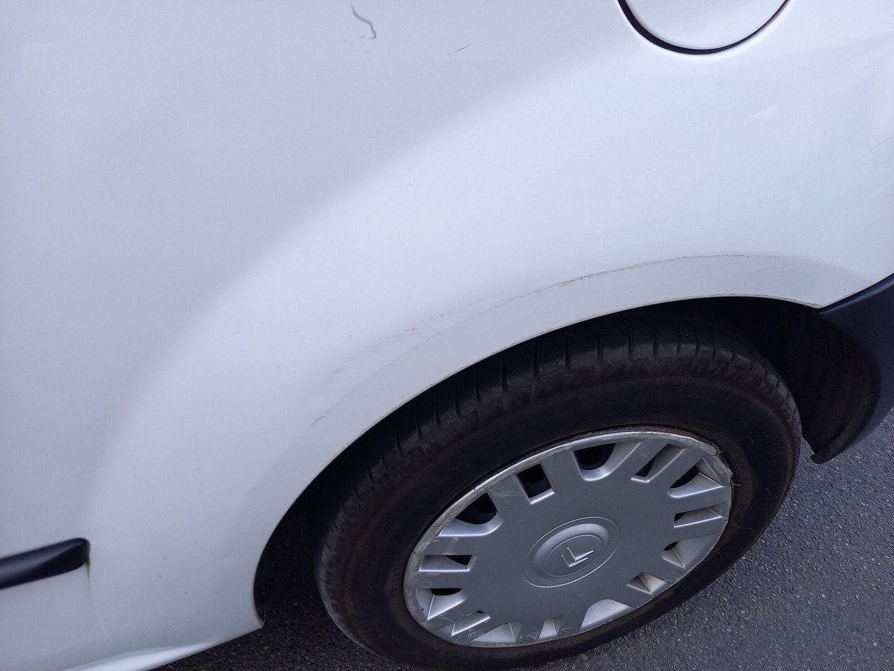 CITROEN C2 -Berline commerciale essence - 3 portes - 2 plac - سيارة: صورة 4 CITROEN C2 -Berline commerciale essence - 3 portes - 2 plac - سيارة: صورة 4