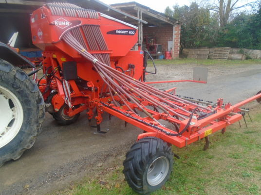Kuhn MEGANT 600 - آلة البذر: صورة 5 Kuhn MEGANT 600 - آلة البذر: صورة 5